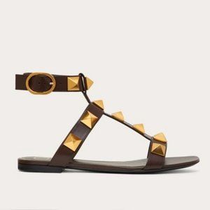 Valentino Garavani Roman Stud Flat Calfskin Sandal Size 39 - Fondant (Brown)